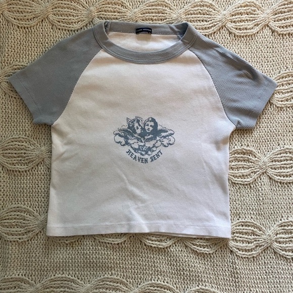 Brandy Melville Tops - Brandy Melville crop top